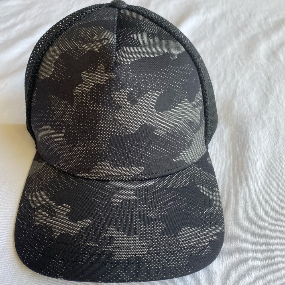 Lulu Lemon Camouflage Black and Gray  Hat 🍋